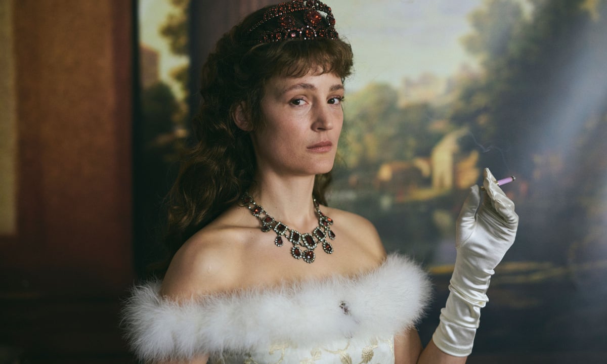 Permaisuri Dalam Hidupnya Yang Sepi